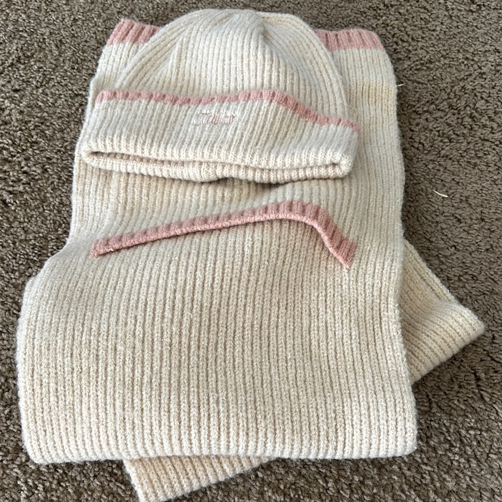 Juicy Couture Cream and Pink V-Neck Sweater